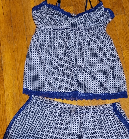 Ladies silky PJs - Picture 1 of 2